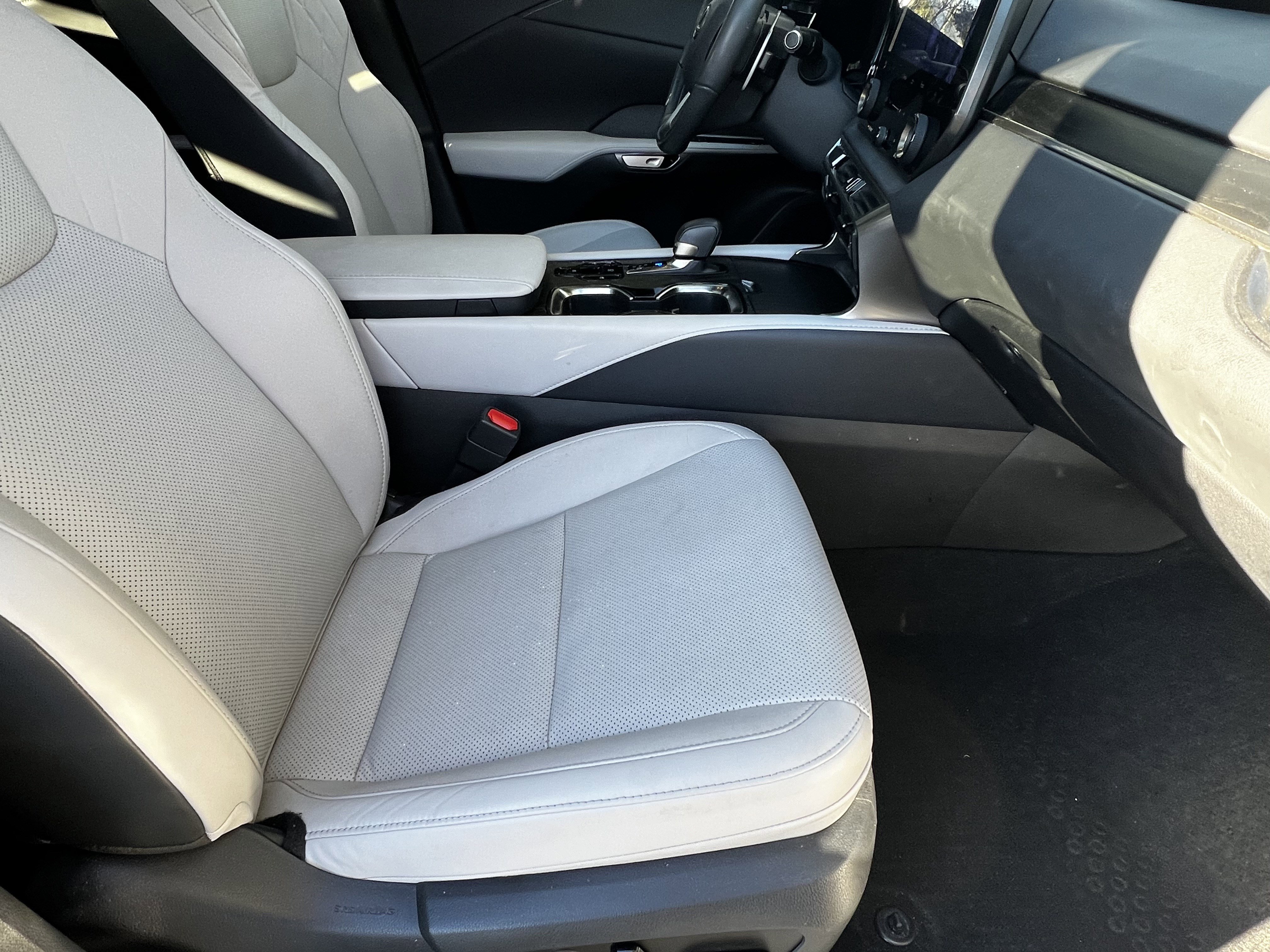 Used 2023 Lexus RX 350h image 44