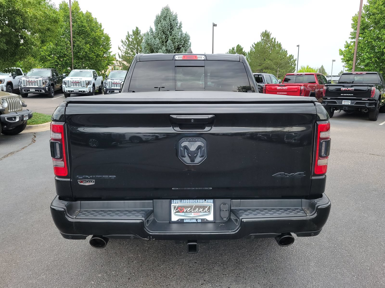 Used 2020 RAM 1500 Limited w/ Black Appearance Package AWD/4WD image 4