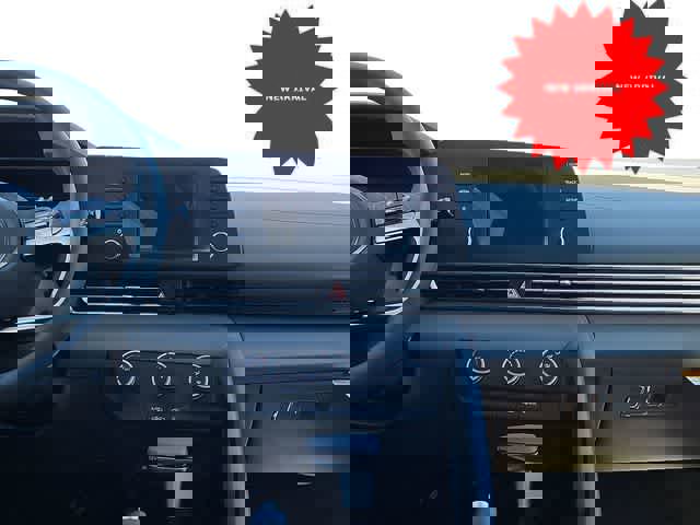 Used 2025 Hyundai Elantra SE image 19