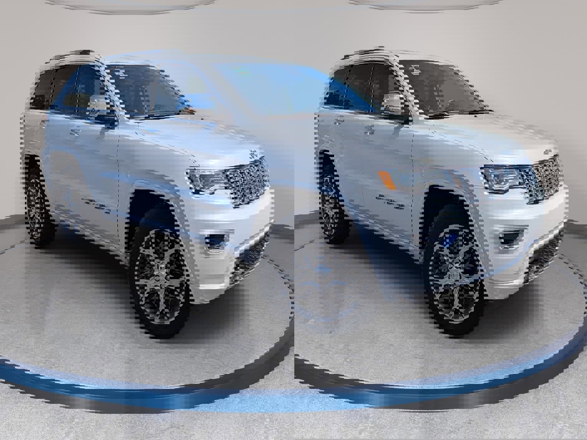 Used 2021 Jeep Grand Cherokee Overland image 3