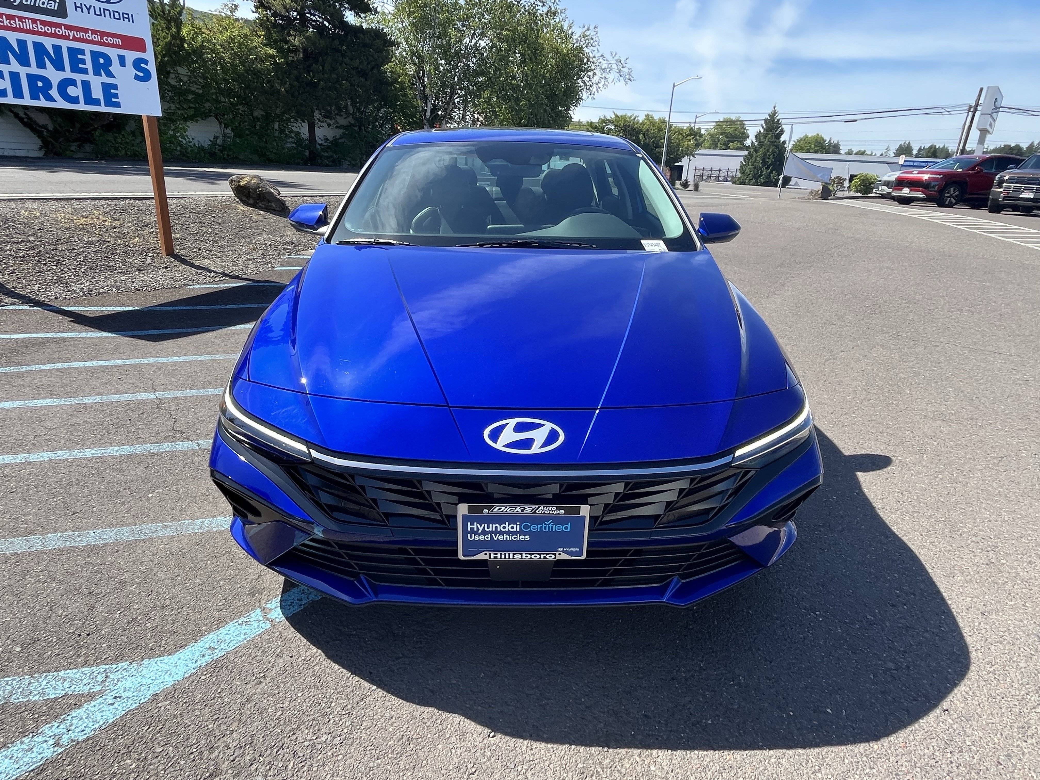 Certified 2025 Hyundai Elantra Limited FWD image 8
