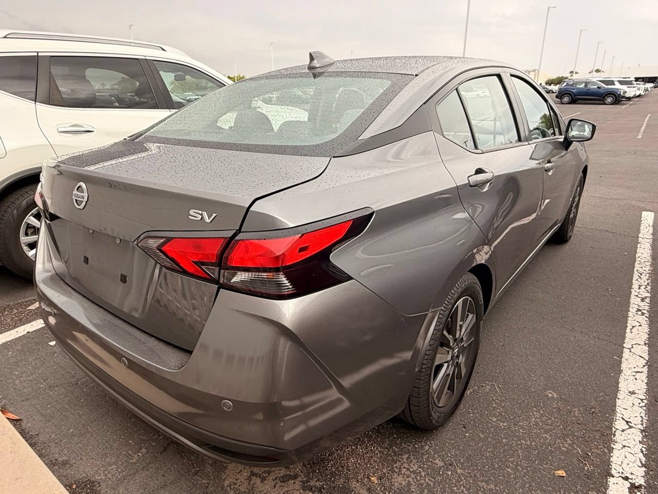 Used 2021 Nissan Versa SV FWD image 5