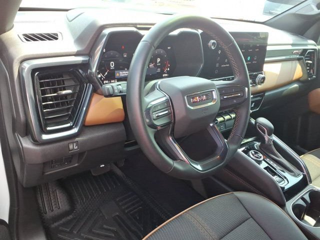 Used 2025 GMC Canyon AT4 w/ Nightfall Edition AWD/4WD image 8