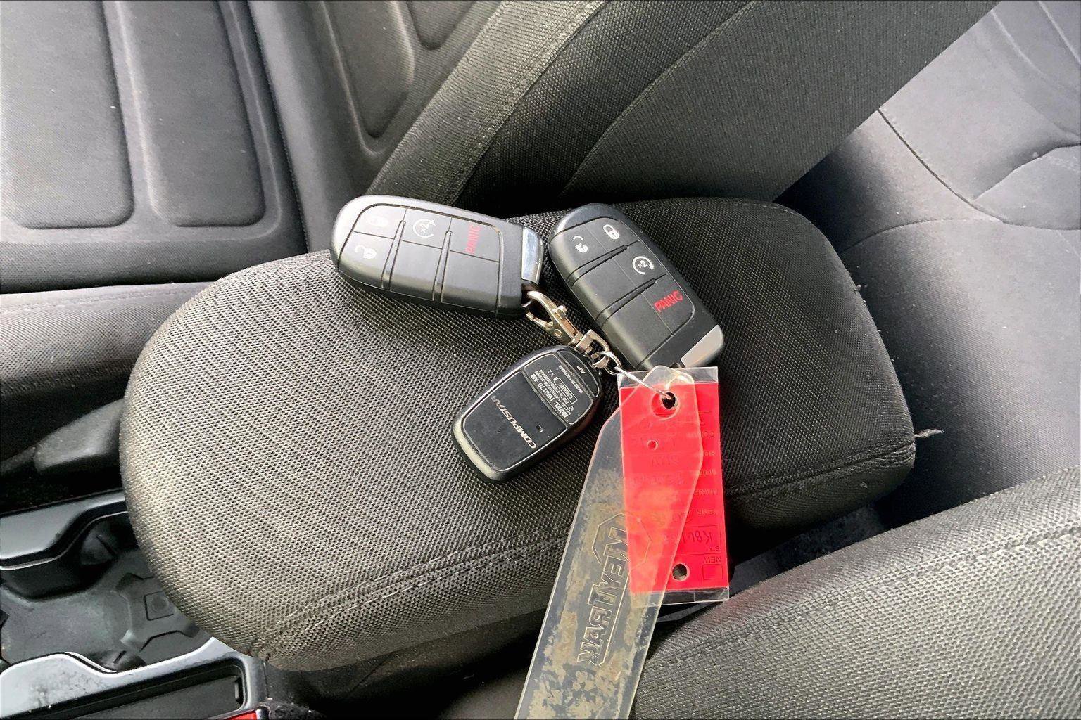 Used 2020 Jeep Renegade Latitude image 12