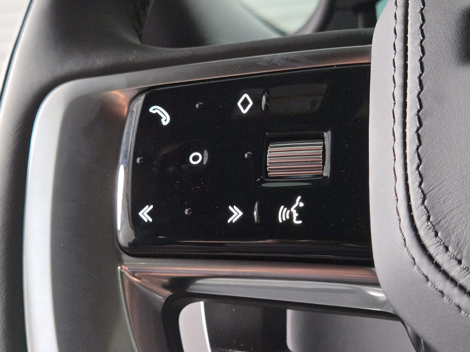 New 2026 Land Rover Range Rover SE AWD/4WD image 24