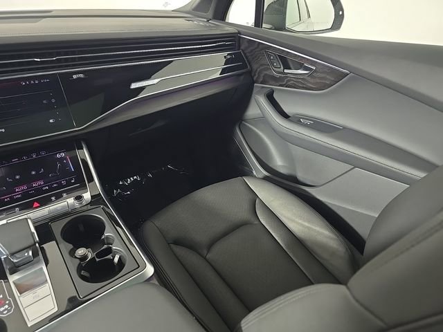 Used 2023 Audi Q7 3.0T Prestige image 24