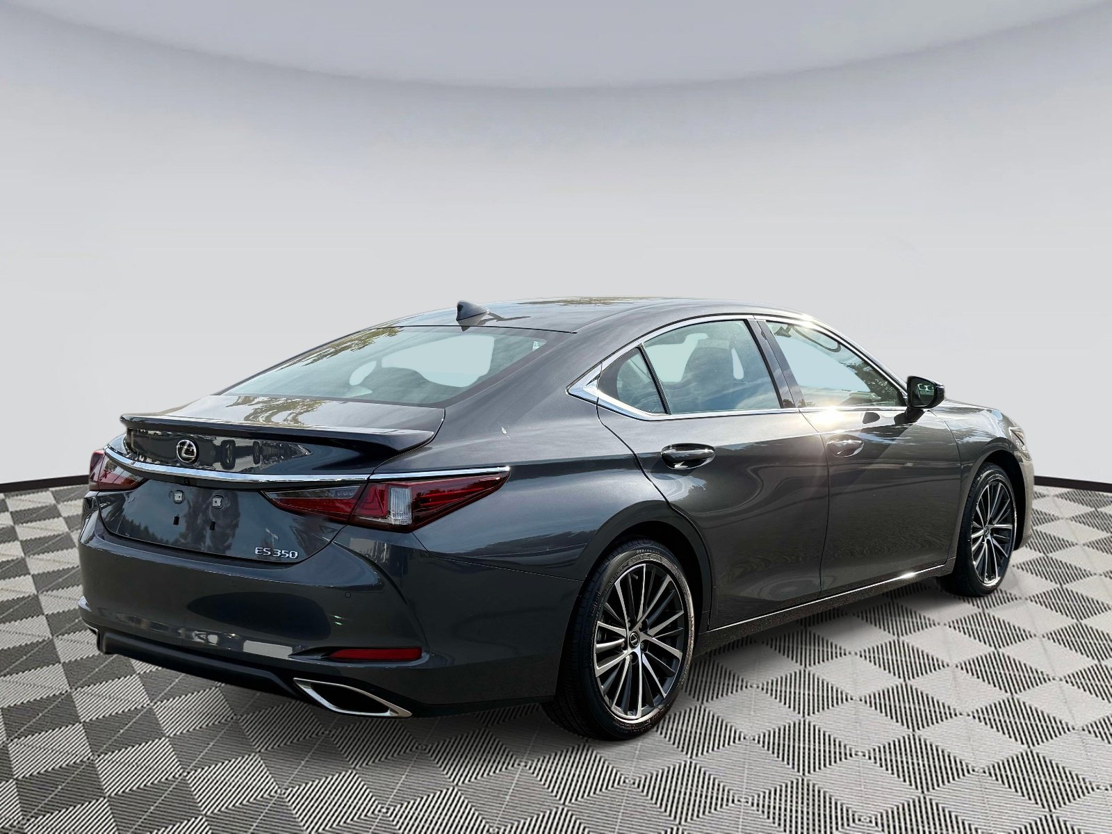 Used 2025 Lexus ES 350 w/ Premium Package FWD image 2