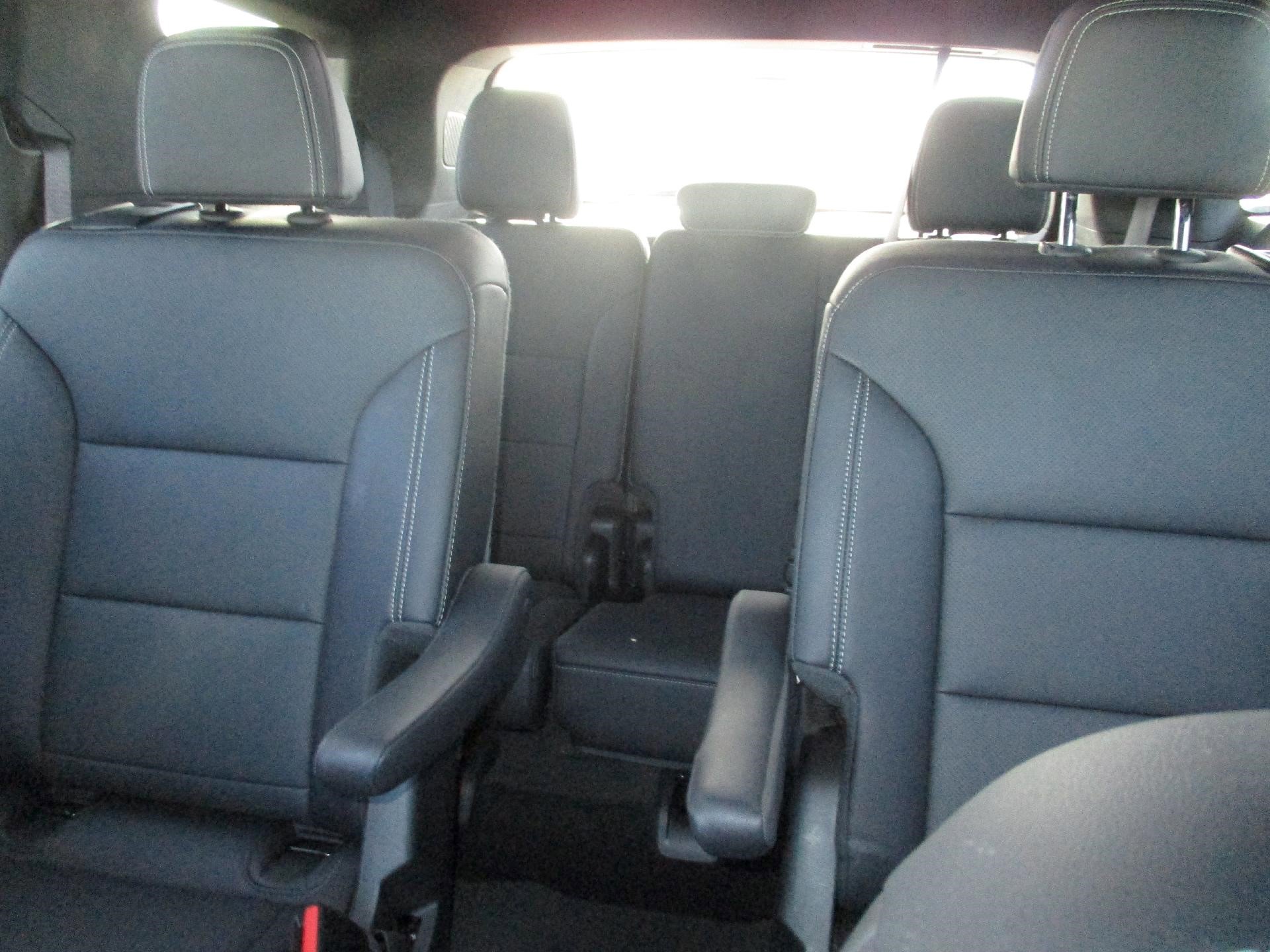 Used 2025 Chevrolet Traverse LT image 16