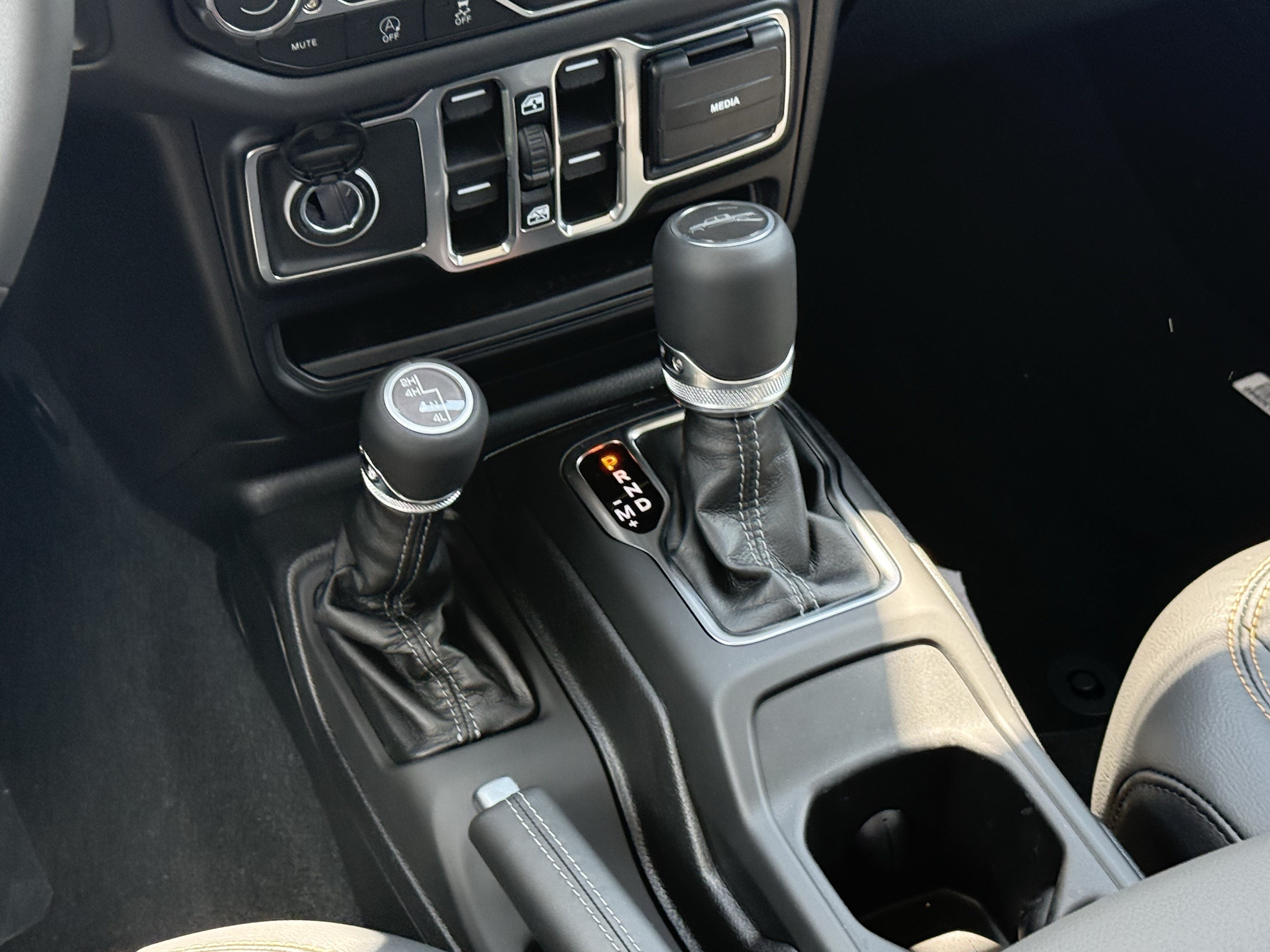 New 2026 Jeep Gladiator Mojave AWD/4WD image 15