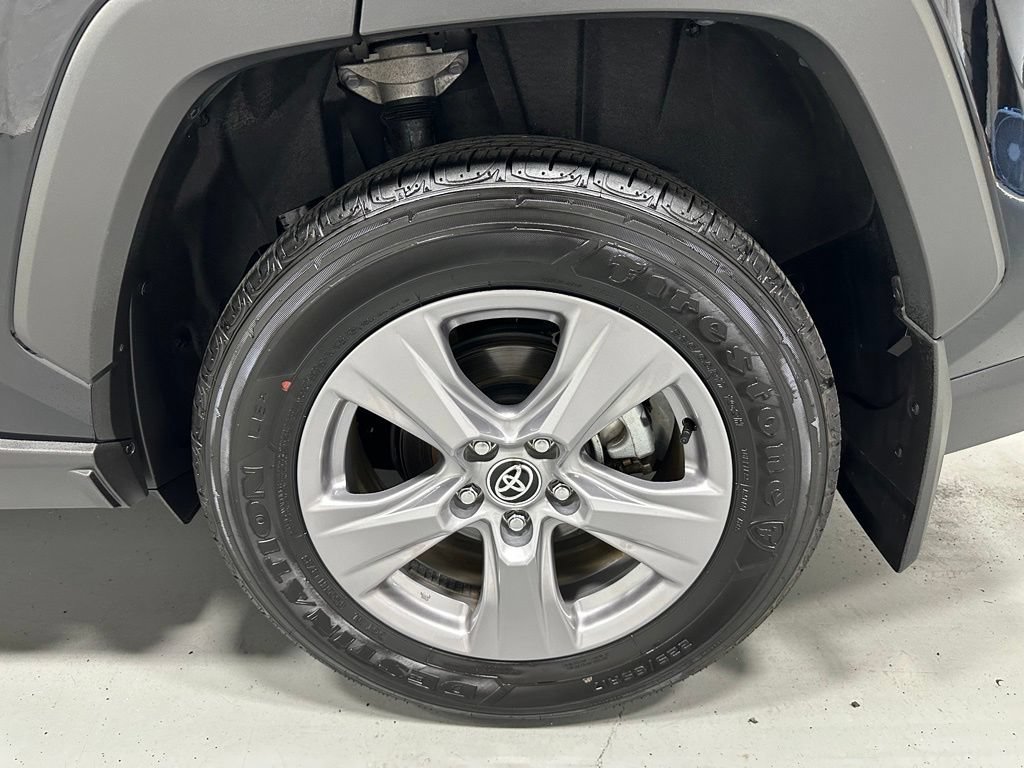 Used 2025 Toyota RAV4 XLE AWD/4WD image 65