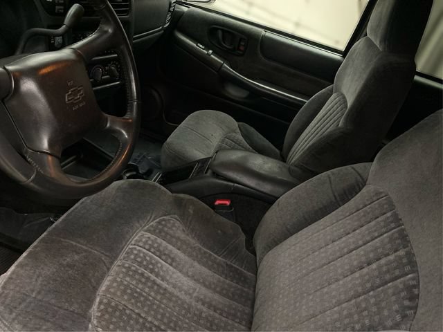 Used 2001 Chevrolet Blazer LS w/ Preferred Equipment Group AWD/4WD image 10