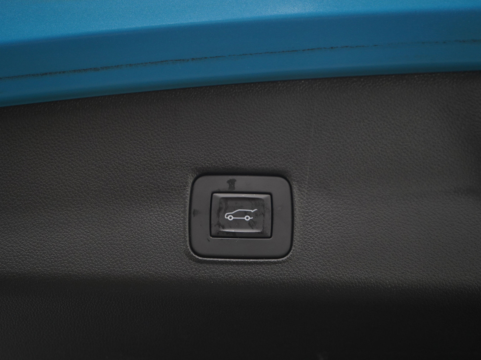 Used 2025 Chevrolet TrailBlazer LT w/ Convenience Package AWD/4WD image 11