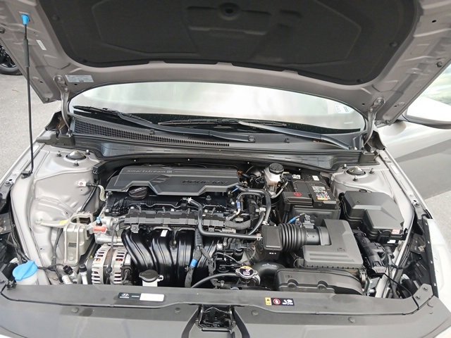 Used 2023 Hyundai Elantra SEL image 31
