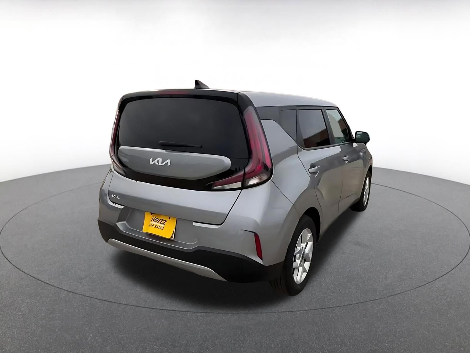 Used 2025 Kia Soul LX w/ LX Technology Package FWD image 14