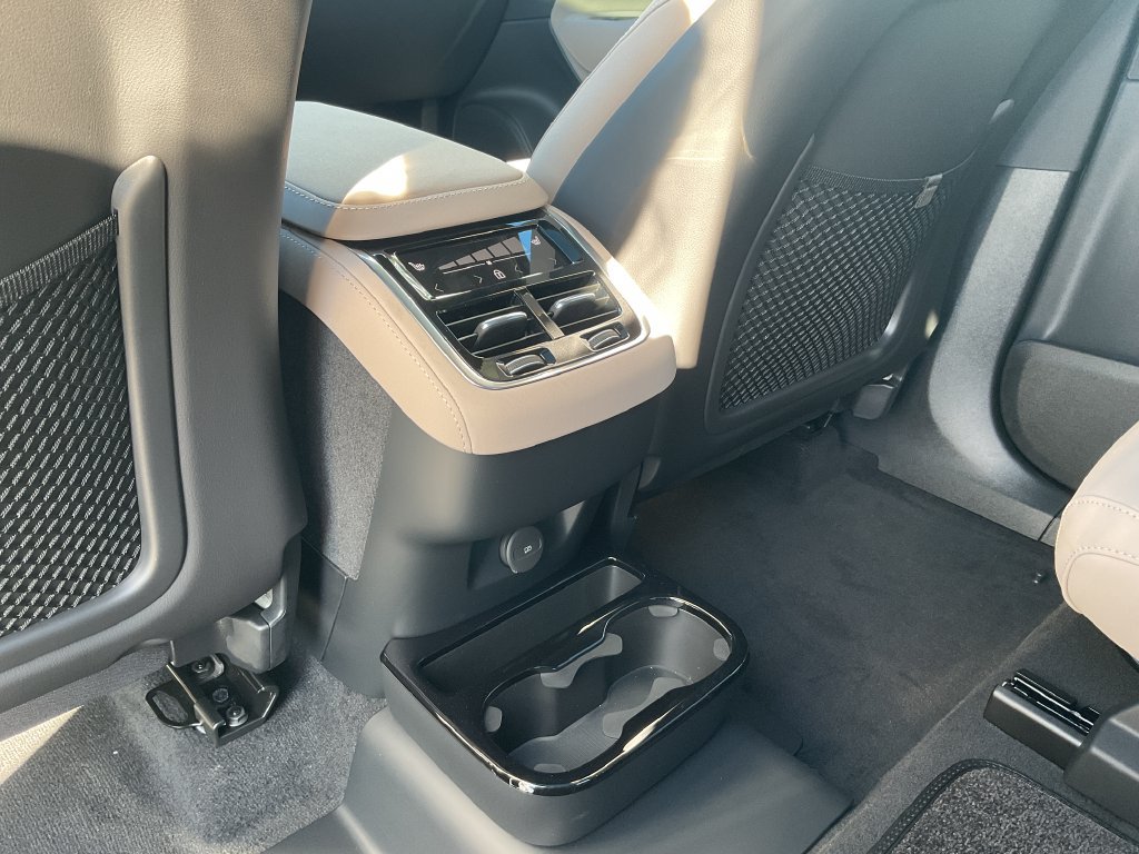 New 2027 Volvo XC90 B6 Plus AWD/4WD image 21