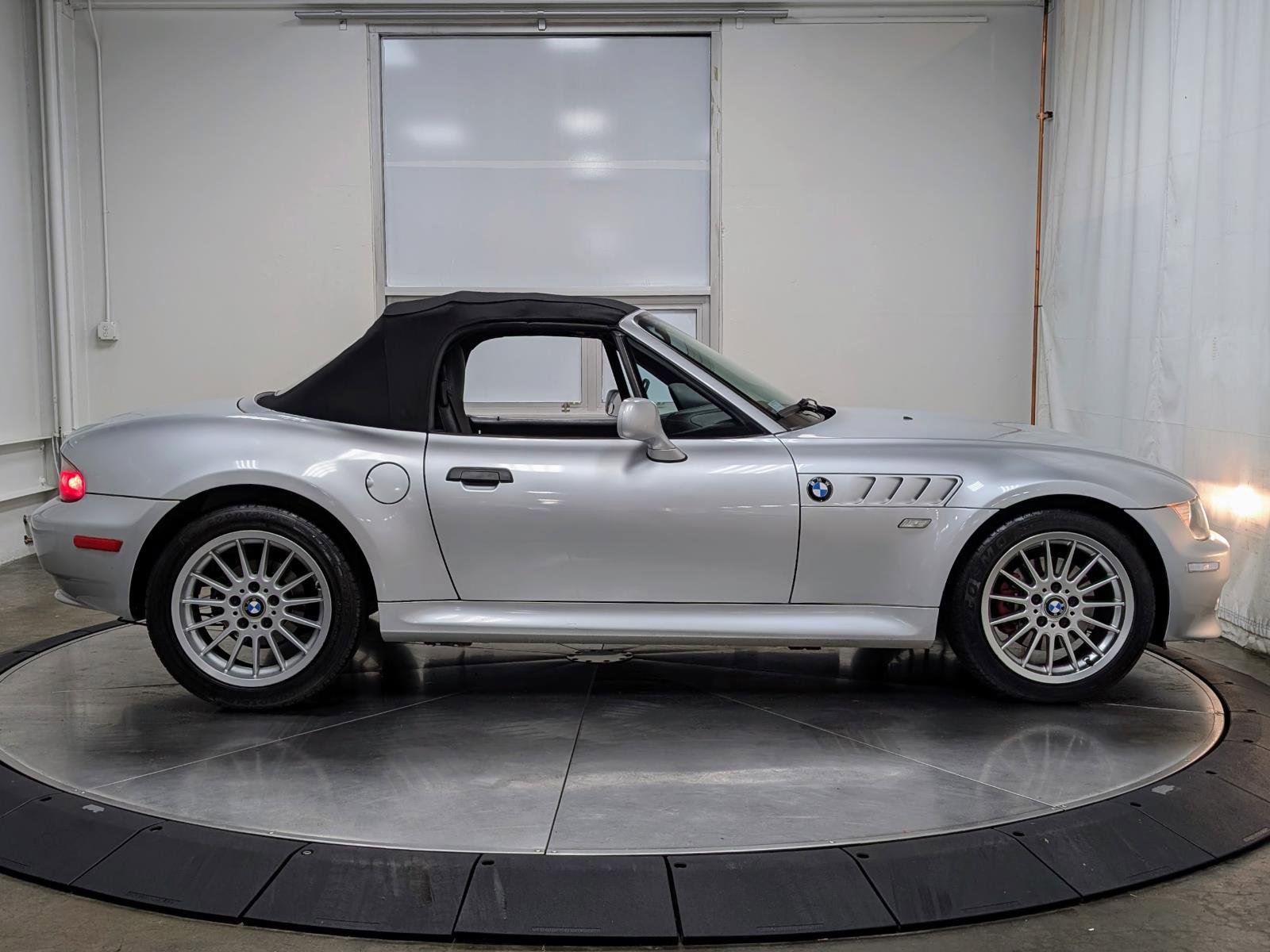 Used 2001 BMW Z3 3.0i image 17