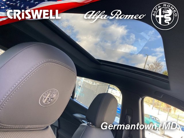 New 2025 Alfa Romeo Tonale w/ Premium Package image 39