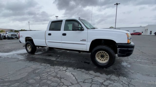 Used 2004 Chevrolet Silverado 3500 4x4 Crew Cab w/ Heavy-Duty Power Package image 2