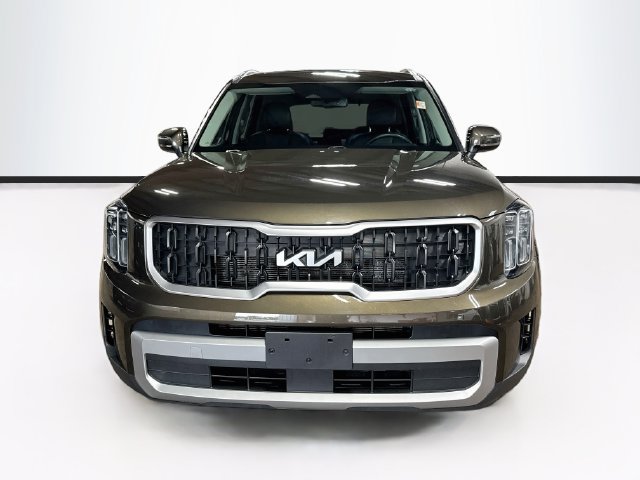 Certified 2023 Kia Telluride EX w/ EX Captain's Chair Package AWD/4WD image 2