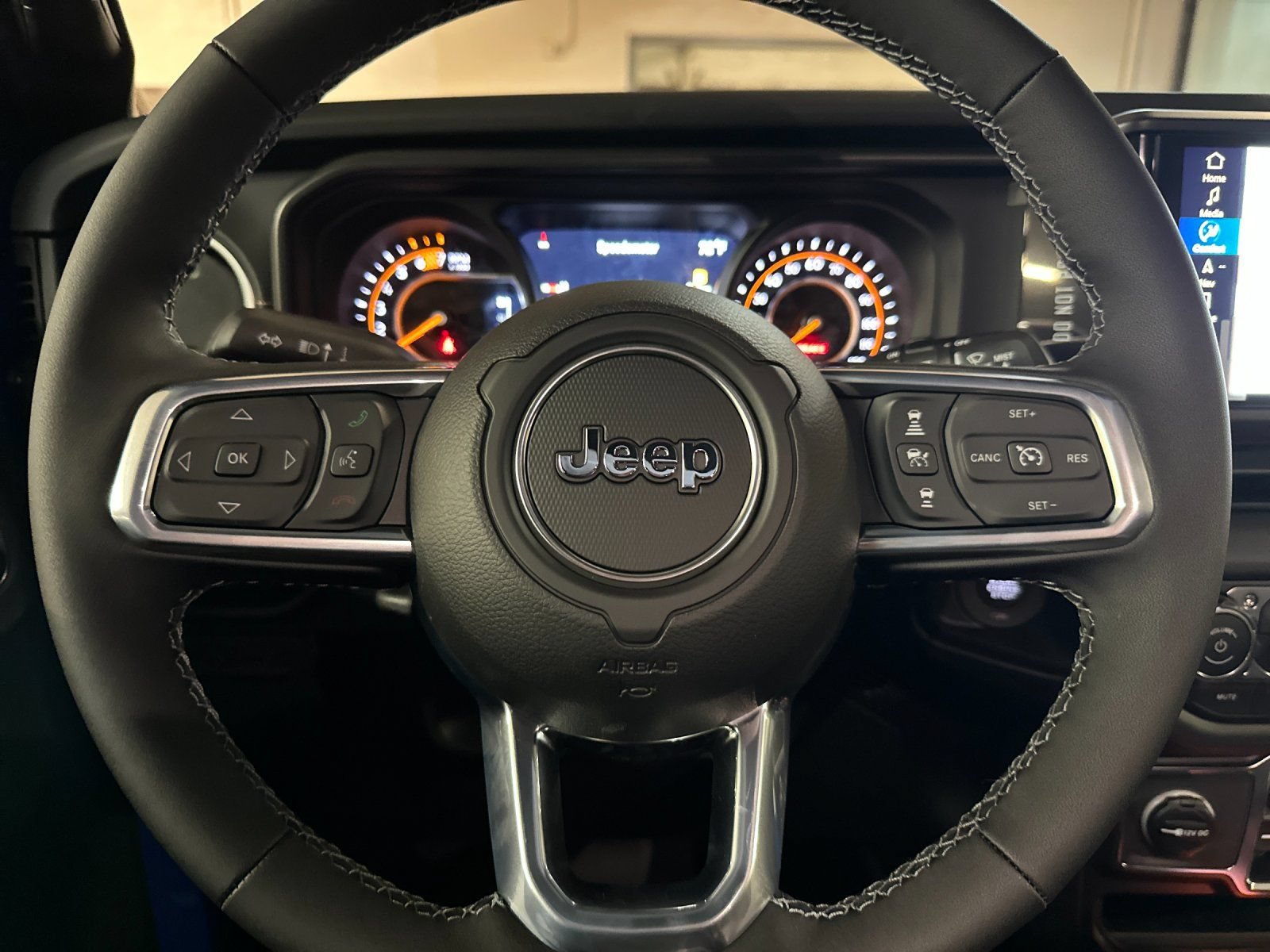 New 2026 Jeep Wrangler Unlimited Sahara w/ Whitecap Package AWD/4WD image 23