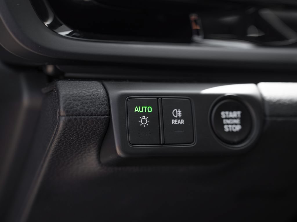 Used 2025 Porsche Panamera 4 AWD/4WD image 30