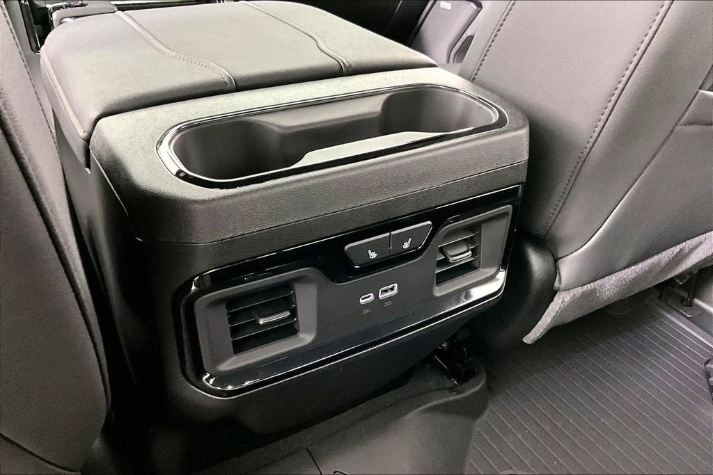 Used 2026 GMC Sierra 1500 AT4 w/ Technology Package image 11