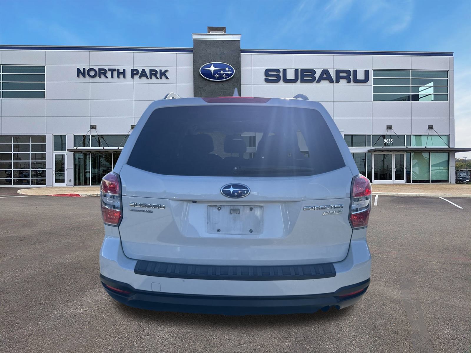 Used 2016 Subaru Forester 2.5i Premium w/ All-Weather Package image 4