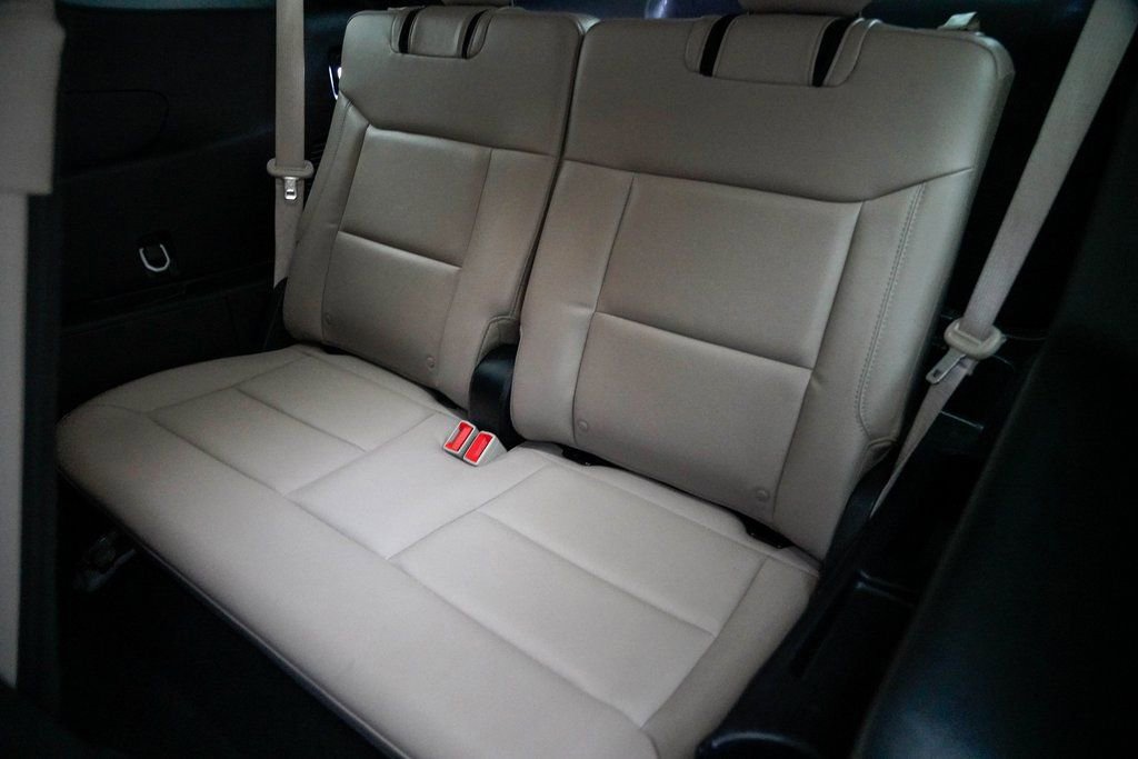Used 2023 Ford Explorer Limited AWD/4WD image 25