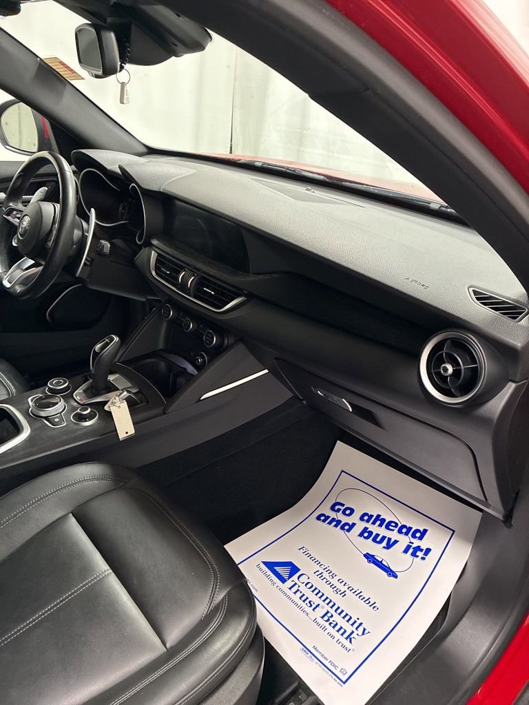 Used 2022 Alfa Romeo Stelvio Sprint image 31