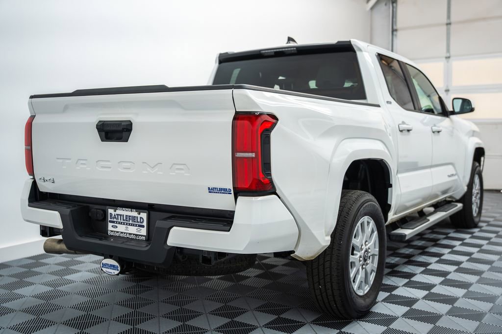 Certified 2025 Toyota Tacoma SR5 image 4