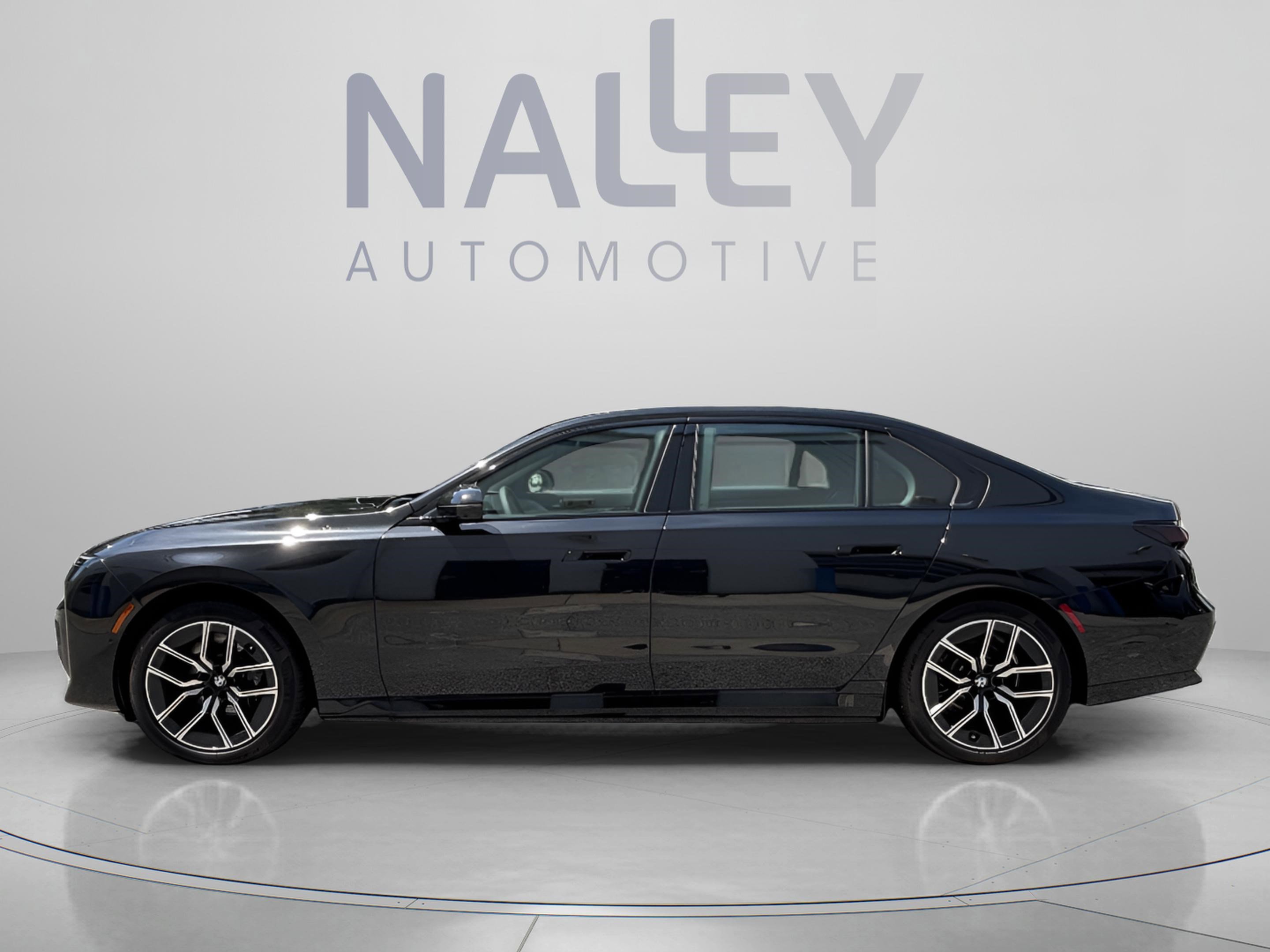 Used 2025 BMW i7 eDrive50 w/ M Sport Package RWD image 2