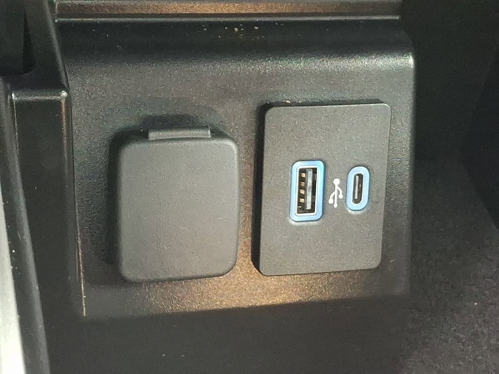 Used 2023 Ford Explorer ST-Line image 27