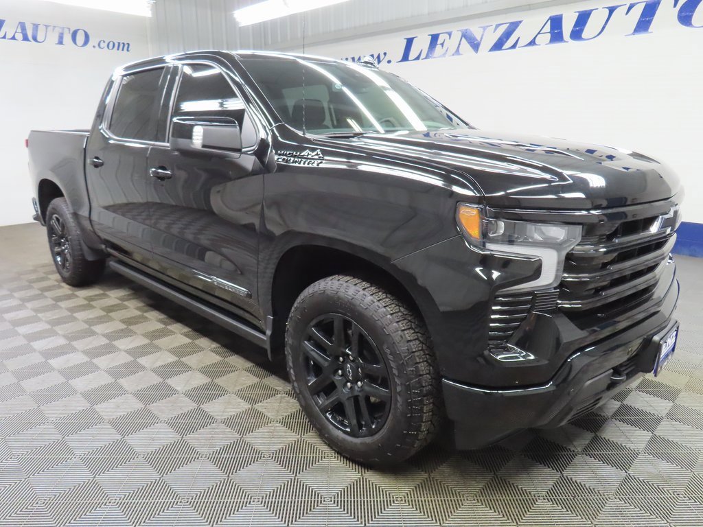 Used 2025 Chevrolet Silverado 1500 High Country w/ Midnight Edition image 3