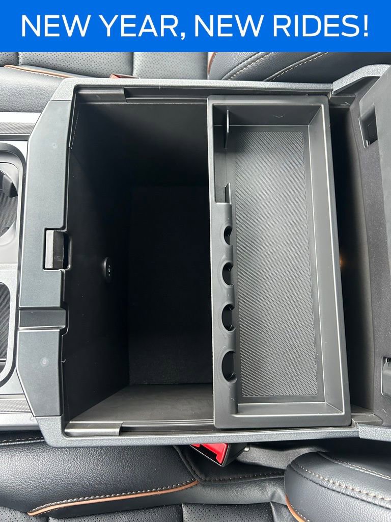 New 2026 Ford F350 Lariat w/ Black Appearance Package image 27