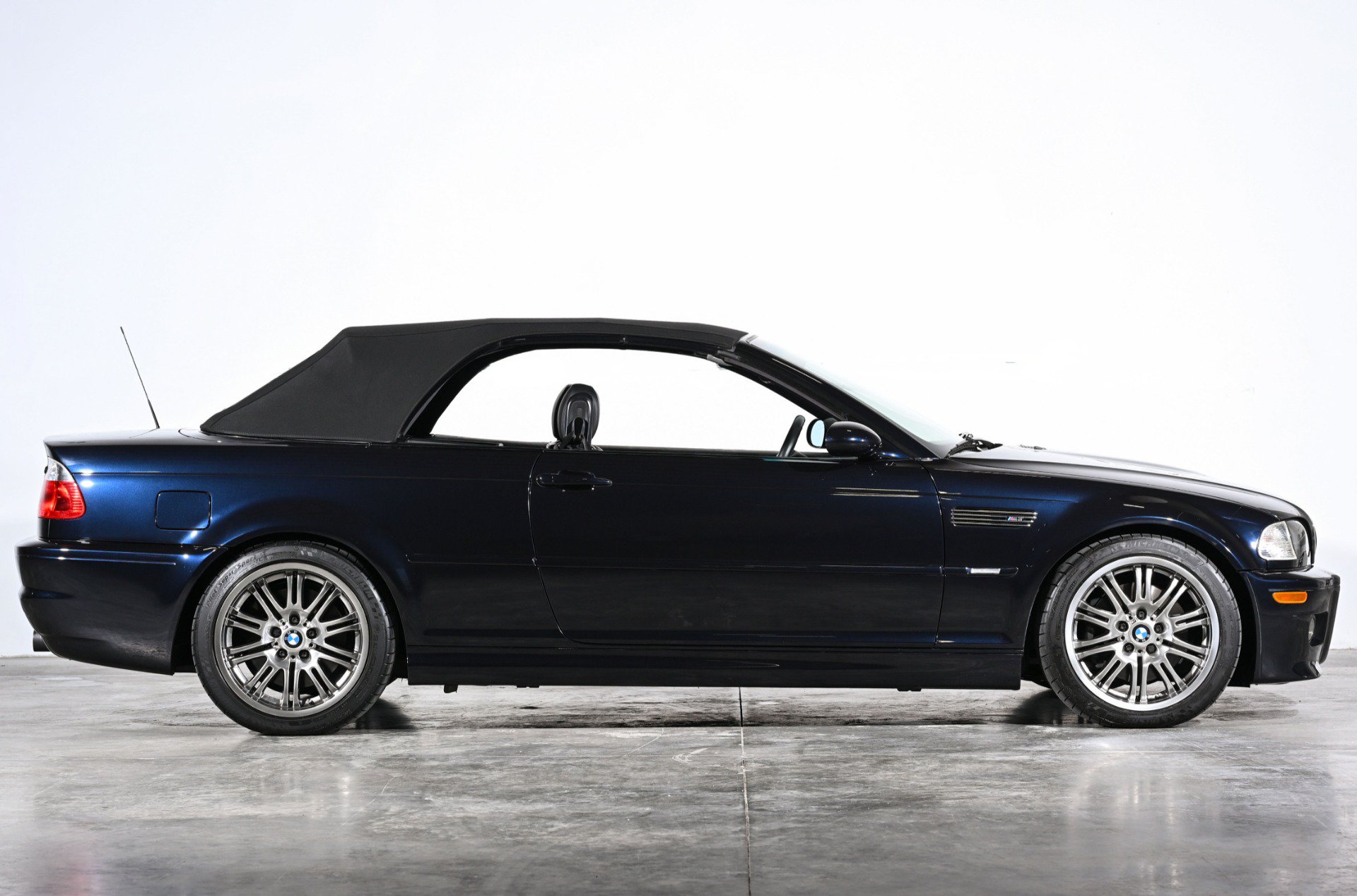Used 2003 BMW M3 Convertible RWD image 2