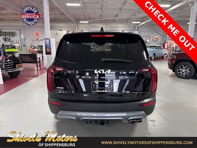 Used 2022 Kia Telluride SX w/ SX Prestige Package image 4