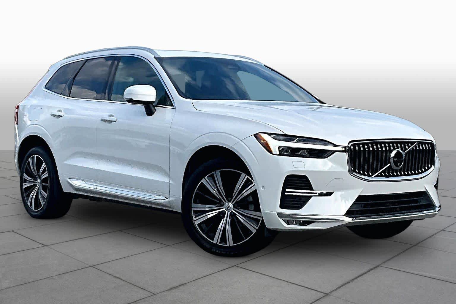 Used 2023 Volvo XC60 B5 Plus w/ Climate Package AWD/4WD image 2