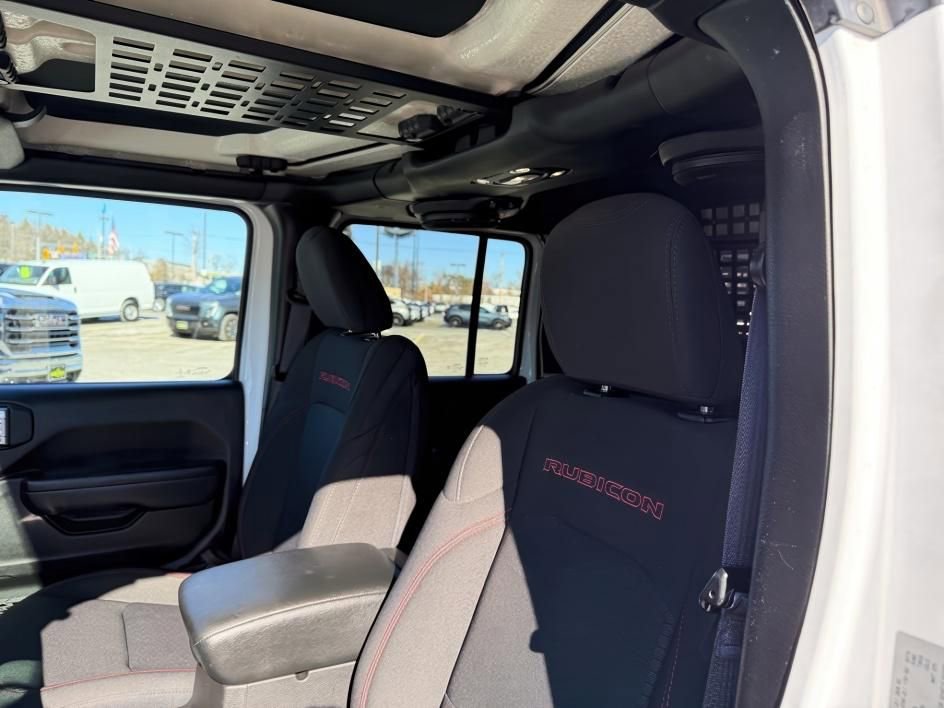 Used 2023 Jeep Gladiator Rubicon w/ Cold Weather Group image 11