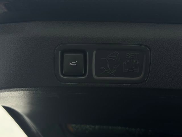 Used 2022 Lincoln Navigator Reserve image 12