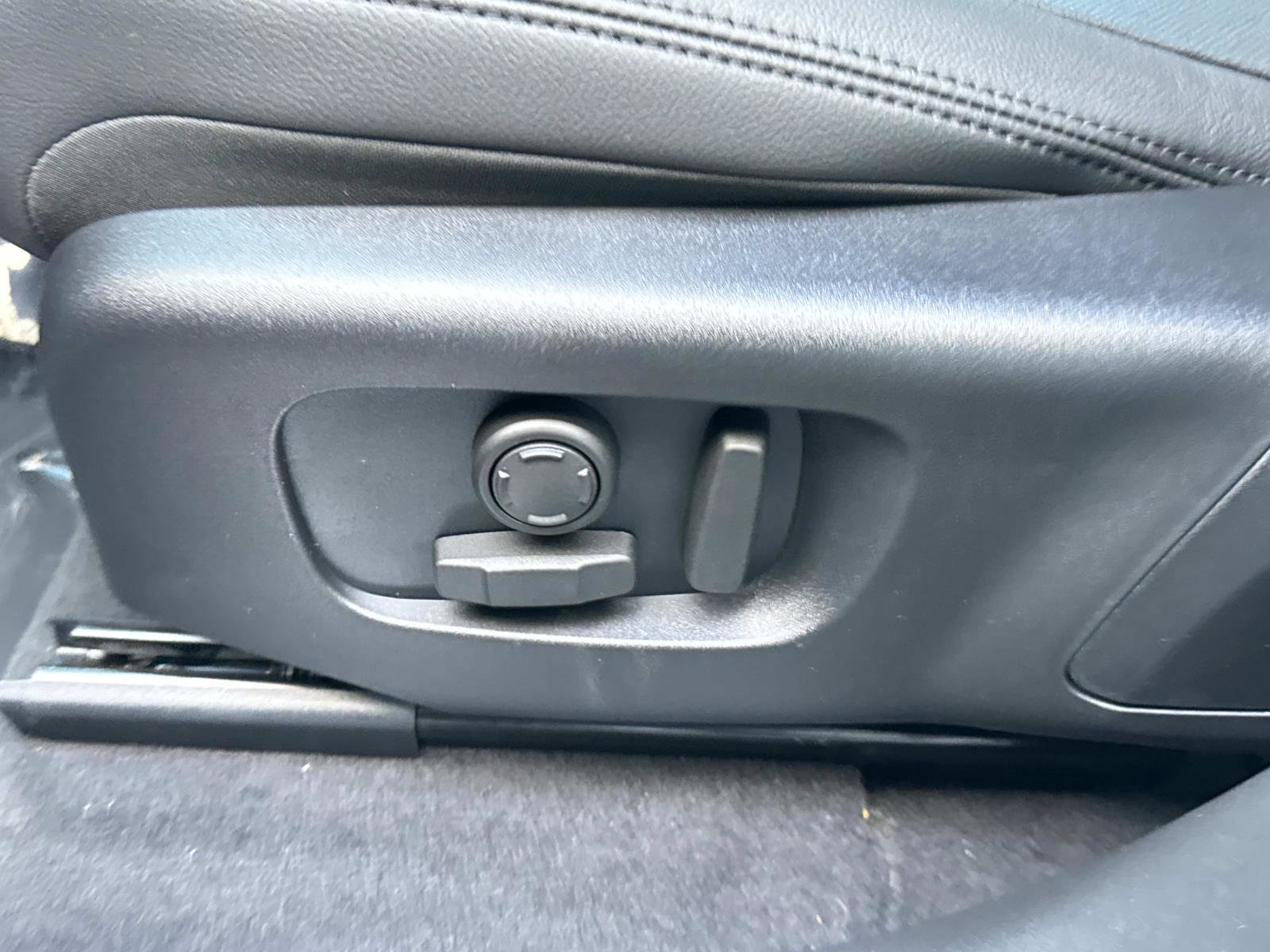 New 2026 Land Rover Range Rover Velar Dynamic SE image 21