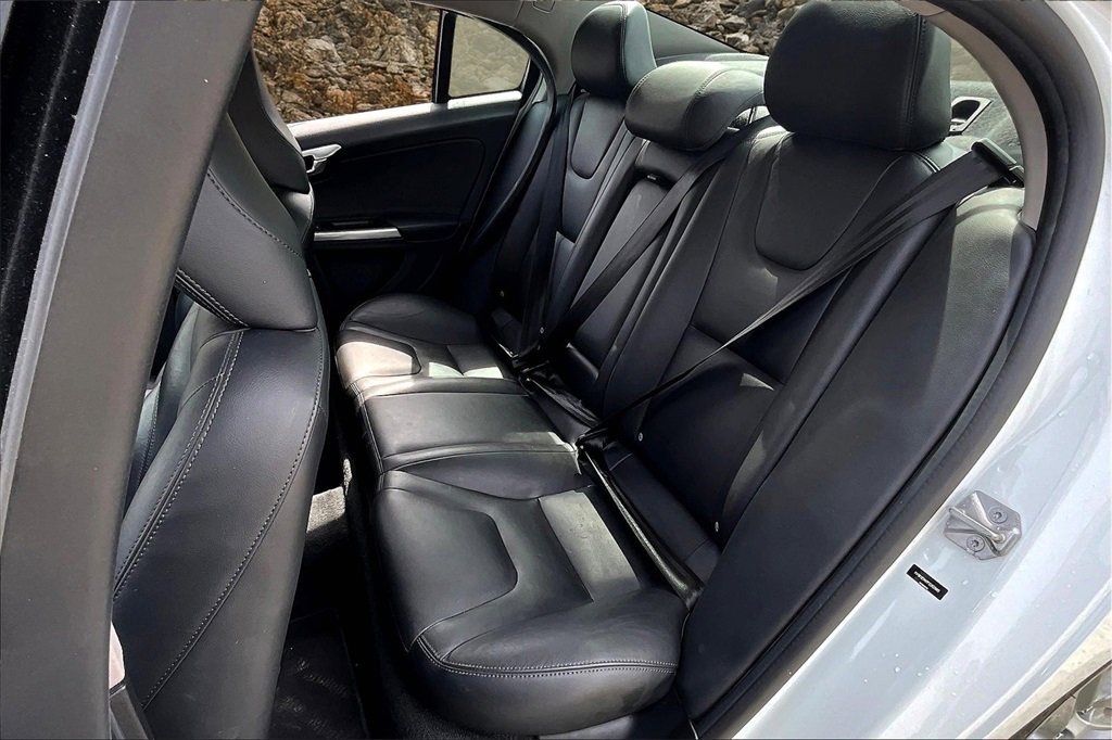 Used 2015 Volvo S60 T5 Platinum image 25