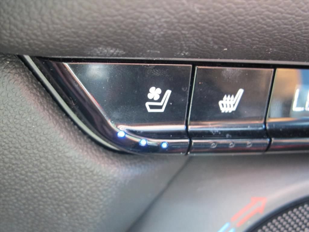 Used 2021 Chevrolet Blazer RS w/ Enhanced Convenience Package FWD image 17