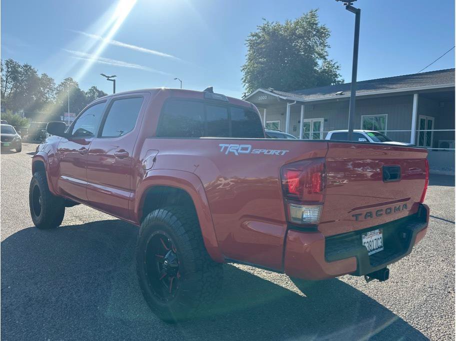 Used 2016 Toyota Tacoma TRD Sport w/ Towing Package RWD image 5