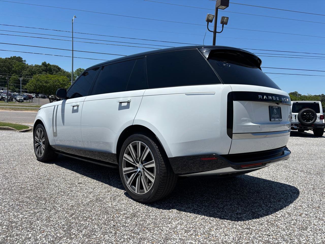 Used 2023 Land Rover Range Rover Long Wheelbase Autobiography AWD/4WD image 3