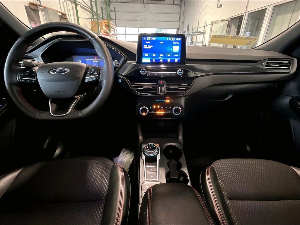 Used 2025 Ford Escape ST-Line AWD/4WD image 21