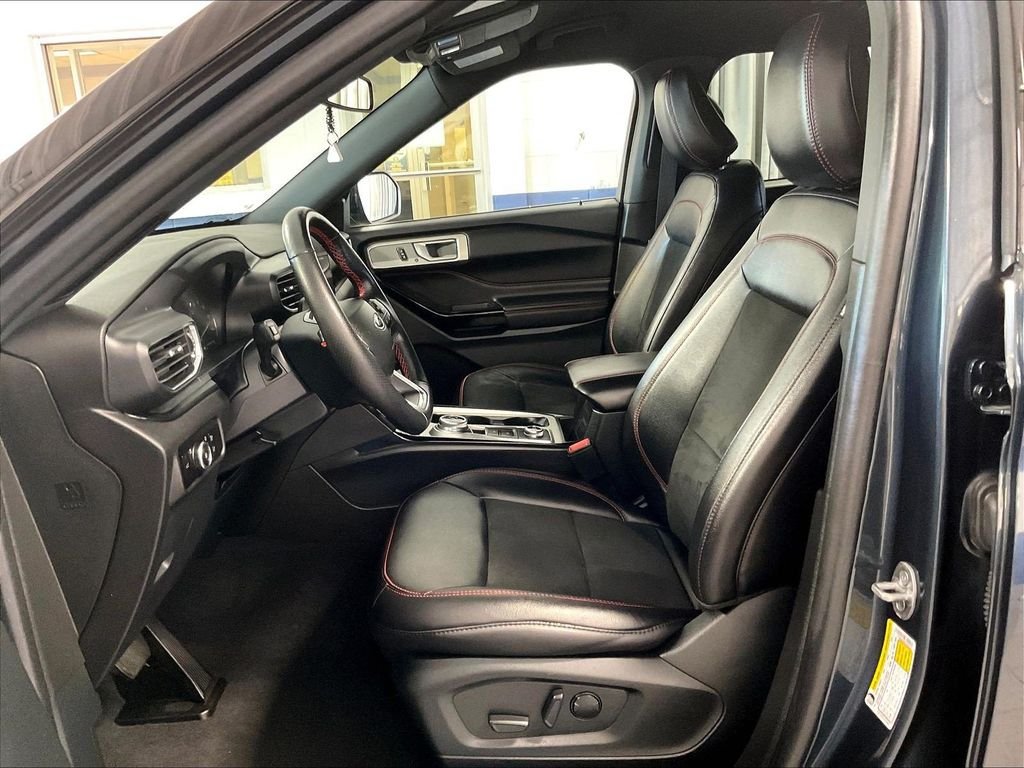 Used 2023 Ford Explorer ST-Line AWD/4WD image 10