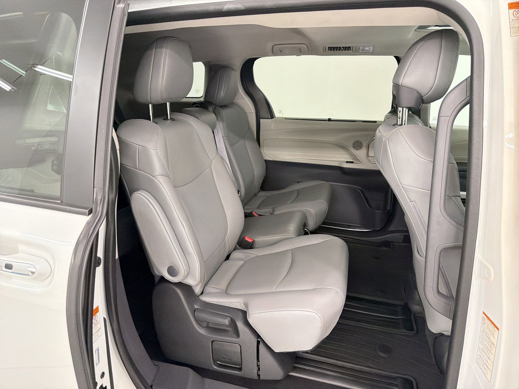 Used 2022 Toyota Sienna XLE image 26