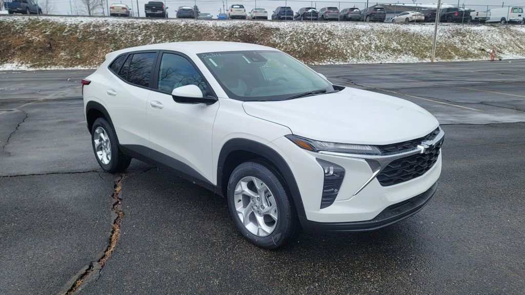 New 2026 Chevrolet Trax LS w/ LS Convenience Package image 16