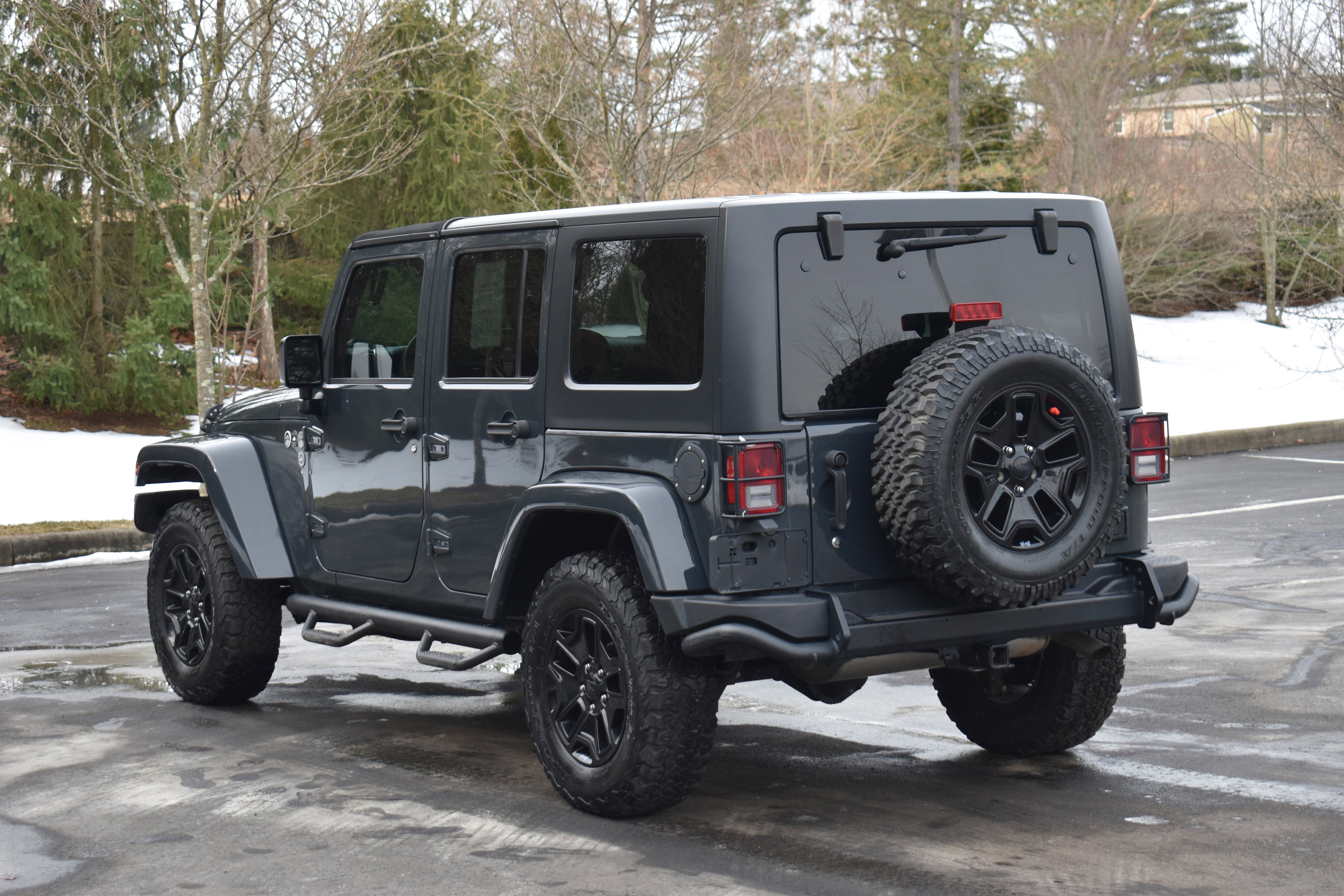 Used 2017 Jeep Wrangler Unlimited Sahara image 29