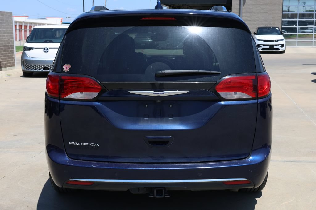 Used 2019 Chrysler Pacifica Touring-L Plus FWD image 6